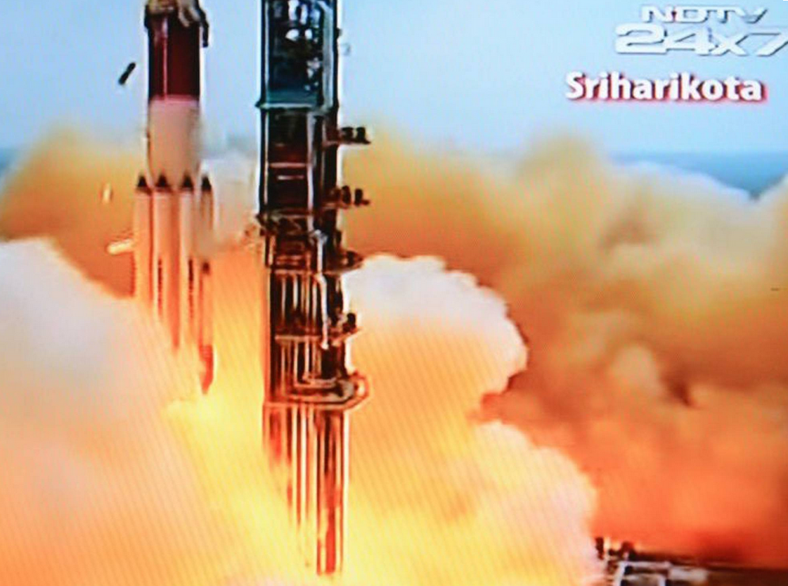 Odiseea spatiala indiana: O sonda de explorare a trecut de Luna si se indreapta spre Planeta Rosie