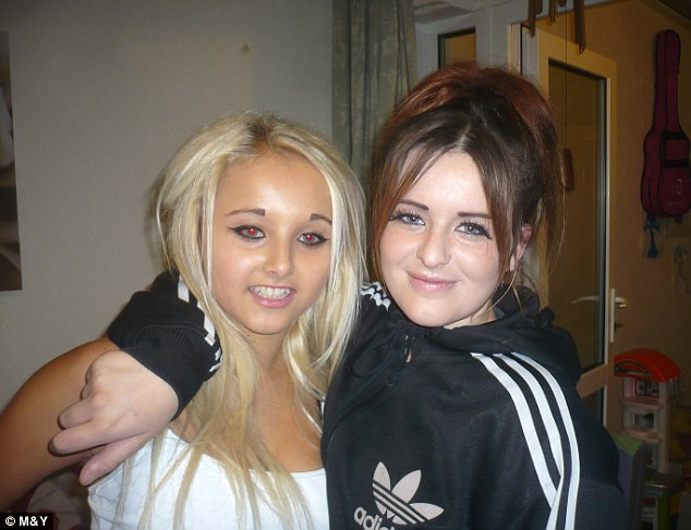 Si-au facut cateva poze in care pareau extrem de fericite. Doua ore mai tarziu insa, au murit