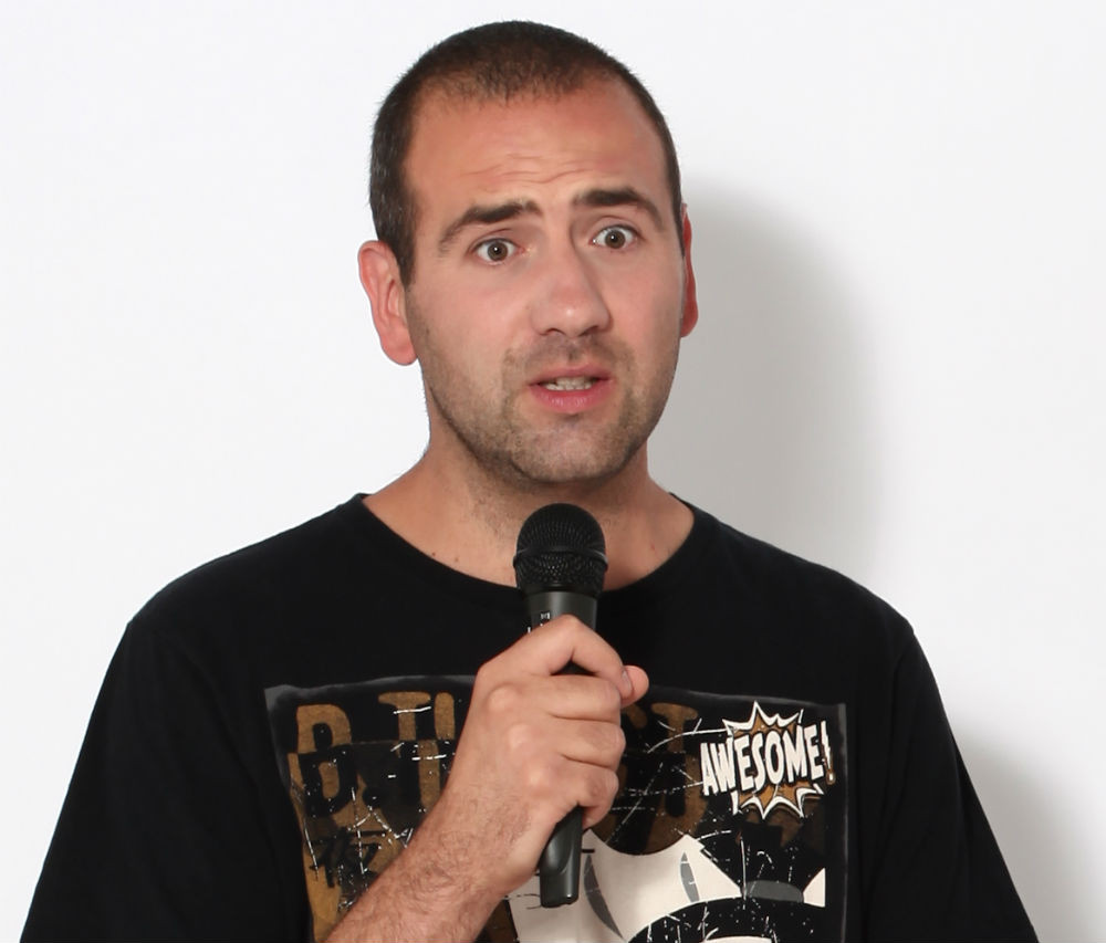 Care este "cea mai penala gluma auzita de curand" sau ce admira cel mai mult la o femeie: Vio raspunde la cateva intrebari: