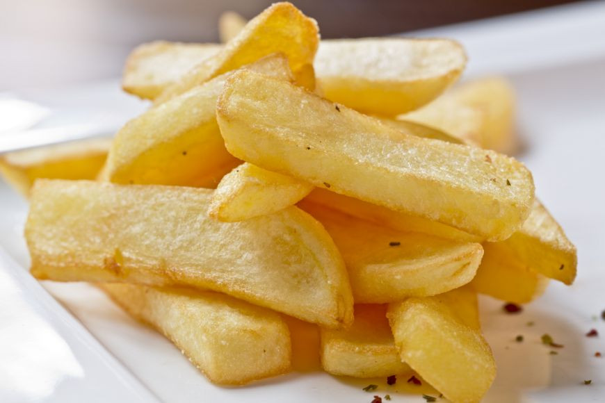 Tara care a ramas fara cartofi prajiti. Restaurantele au apelat la transporturi aeriene din cauza lipsei de stocuri