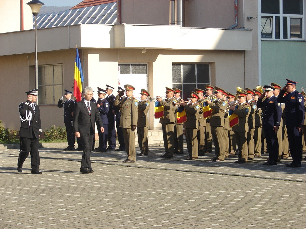 A zecea promotie de elevi ai Scolii de Agenti de Politie Septimiu Muresan a depus juramantul