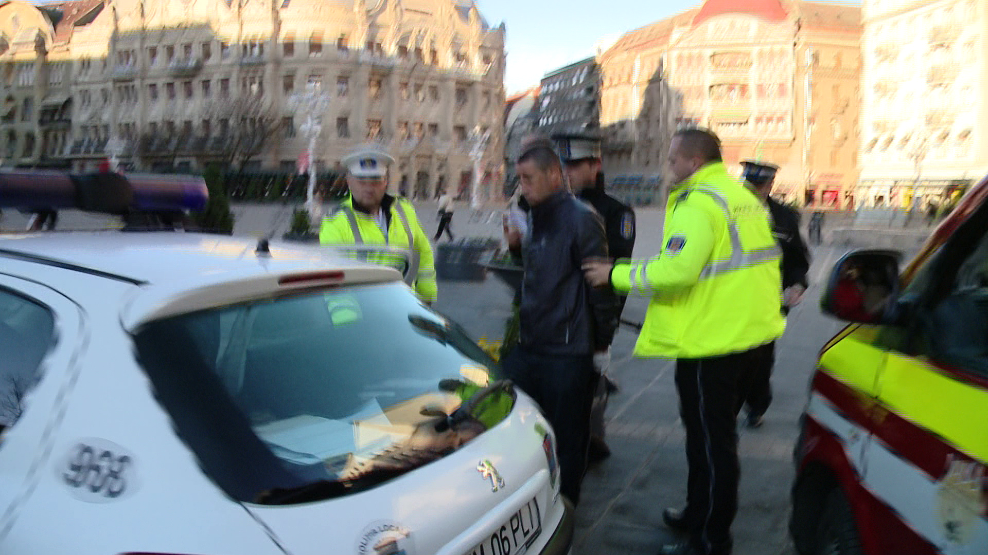Scene incredibile la Timisoara. Un barbat a distrus un cazinou din centru, inarmat cu un topor