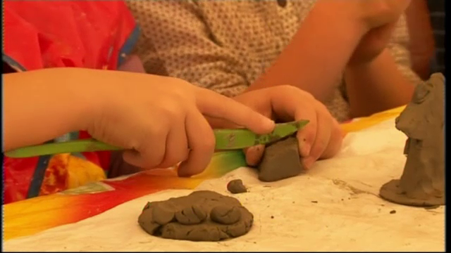 Orele de educatie sexuala ar trebui sa inceapa de la gradinita