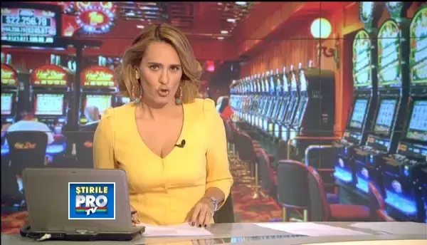 Politist din Craiova, surprins in timp ce juca la pacanele imbracat in uniforma de serviciu