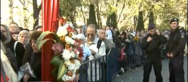 Mii de credinciosi, in pelerinaj la moastele Sfantului Nectarie, zis si Vindecatorul