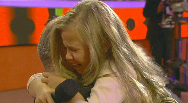 Momentul in care o fata in varsta de zece ani isi reintalneste tatal plecat in razboi. FOTO