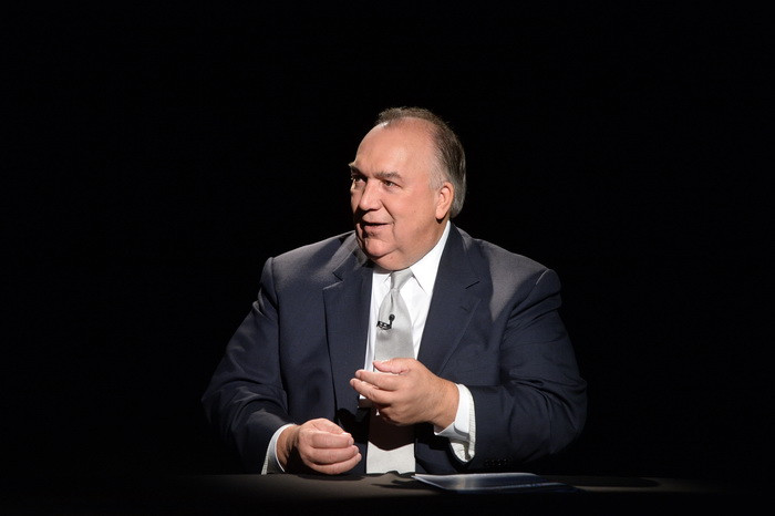 Fostul guvernator american John Engler: "Exploatarea gazelor de sist, satisfacatoare in SUA"