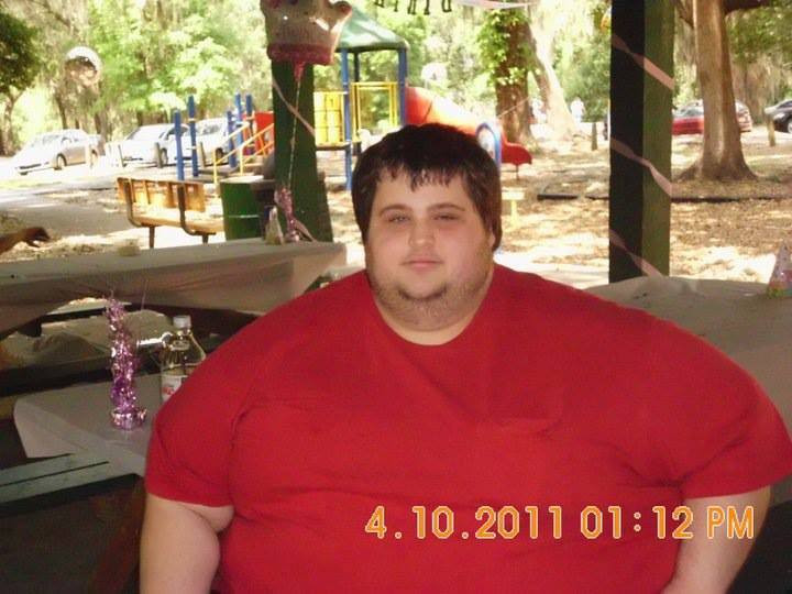 "Inainte ma rostogoleam, nu mergeam". Cum arata barbatul care a slabit 150 de kilograme intr-un an