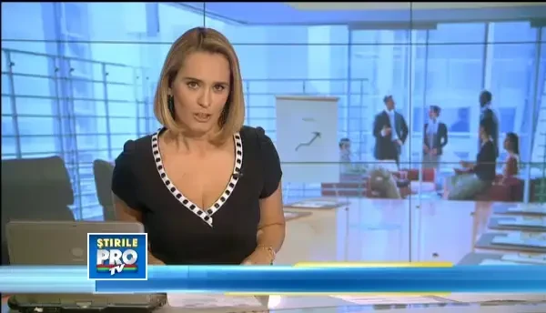 Fost model si ghid turistic, in prezent salariat la MAE. Drumul Denisei spre o cariera diplomatica