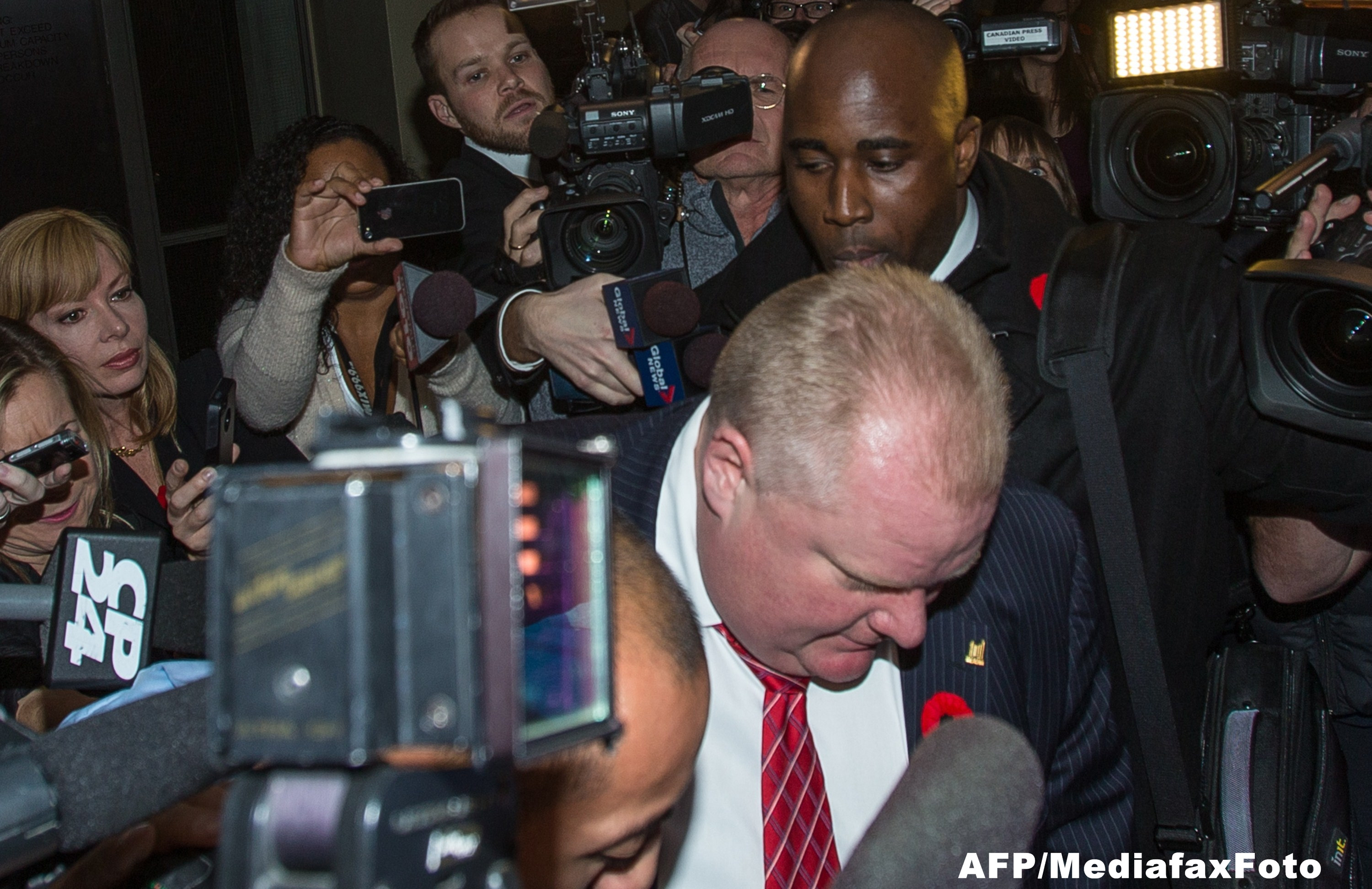 Primarul din Toronto, Rob Ford, recunoaste ca a cumparat droguri in ultimii doi ani