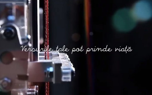 Primul robot din Romania care scrie versuri pe pereti cu ajutorul unei aplicatii: Uite de ce si unde poti sa-l vezi: