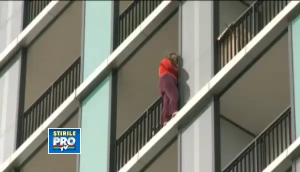 O femeie ameninta ca se arunca de la etajul 14 al unui bloc din Bucuresti