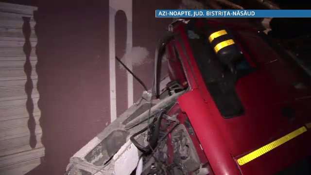 Accident bizar in Bistrita-Nasaud. Un TIR cu 14 tone de carne a intrat intr-o casa
