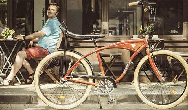 Brandul romanesc care a dat numele unei generatii, reconstruit de un tanar antreprenor