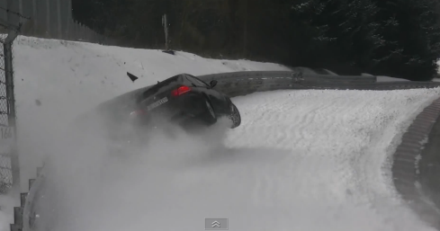 Ce surprind de fapt camerele la TESTELE de pe Nürburgring: "Curba aia e blestemata" VIDEO