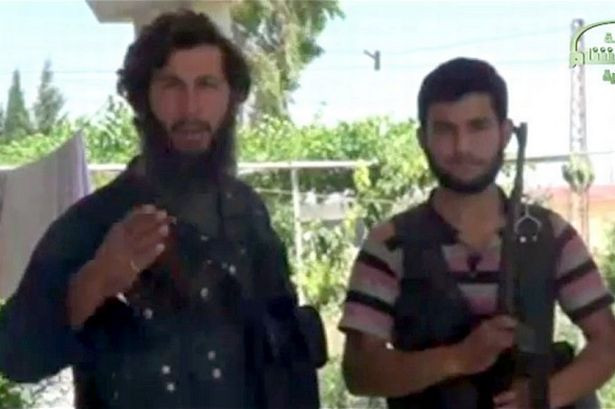 Mai multi rebeli Al-Qaeda si-au cerut scuze dupa ce au decapitat persoana gresita