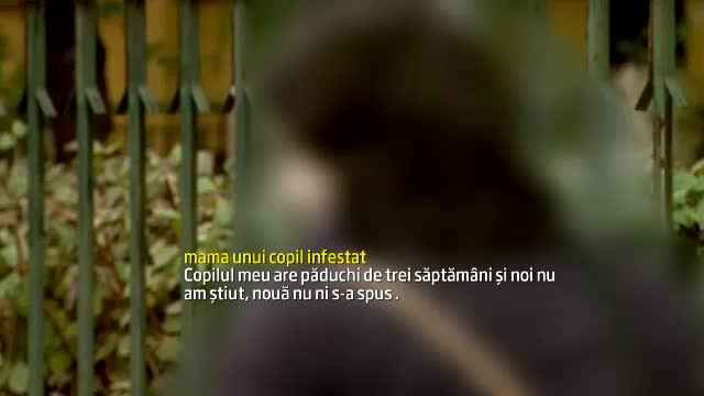 Scandal la o scoala din Capitala. Elevii cu paduchi au fost lasati sa vina la ore cu baticul pe cap