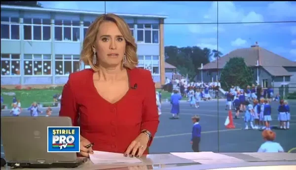 Scandal la o scoala din Capitala. Elevii cu paduchi au fost lasati sa vina la ore cu baticul pe cap