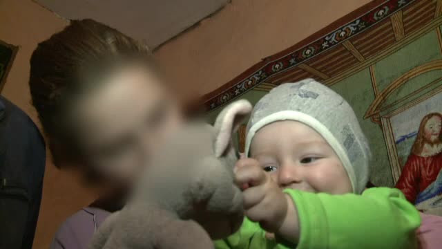 Romania, pe 2 in Europa la capitolul mame minore. Anual, 8500 de fete devin mame inainte de majorat