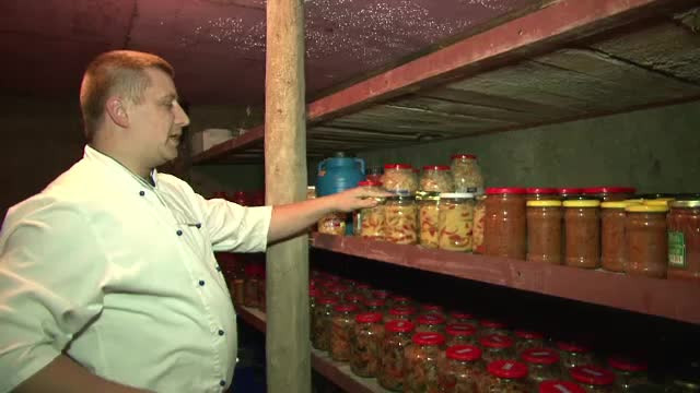 In bucatariile pensiunilor din Bucovina miroase deja a Craciun. Cat costa un sejur de revelion