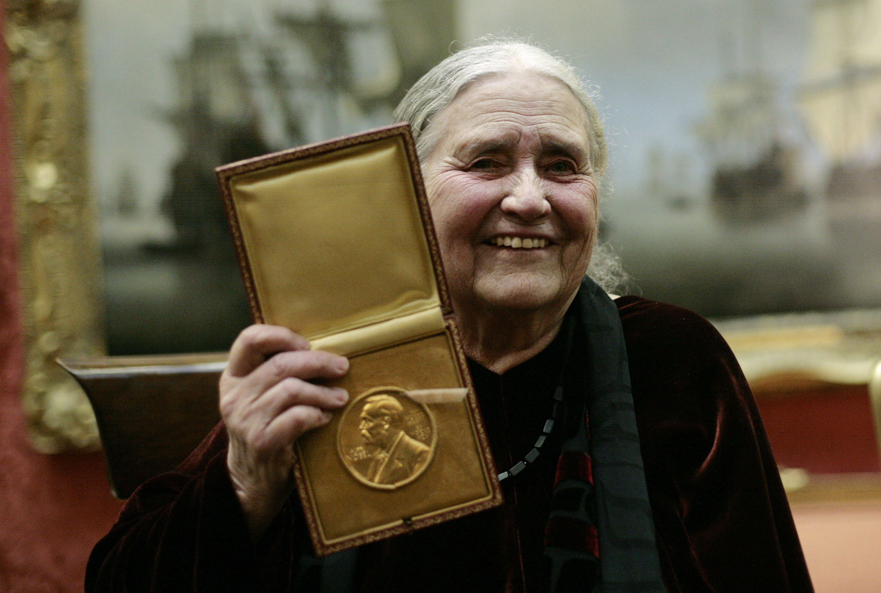 A murit Doris Lessing, scriitoarea care a castigat premiul Nobel pentru literatura in 2007