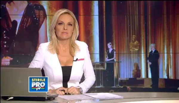 Angelina Jolie a izbucnit in lacrimi pe scena. A fost premiata cu Oscar onorific