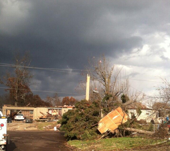 SUA, lovita de tornade si furtuni. Cinci morti si zeci de raniti. "Mi-a disparut tot cartierul"