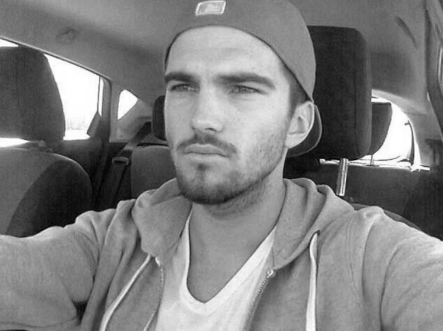 Un fotbalist portughez a murit dupa ce a suferit un atac de cord pe teren