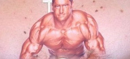 Lumea are un soc cand se dezbraca. Cum se continua tatuajul acestui barbat