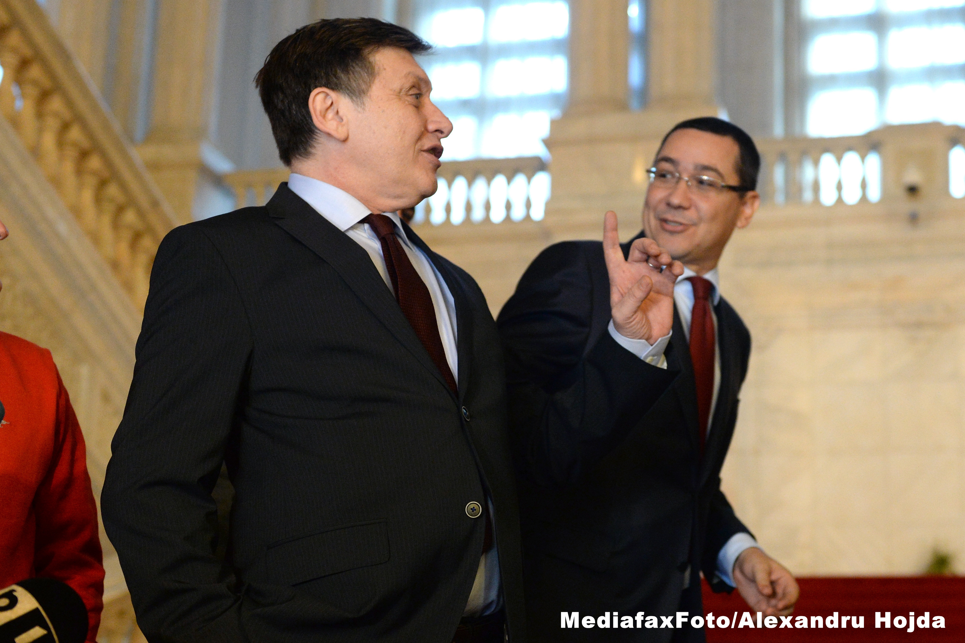 Antonescu si Ponta, intrebati daca isi mentin acuzatiile de minciuna: E comentariu, nu intrebare