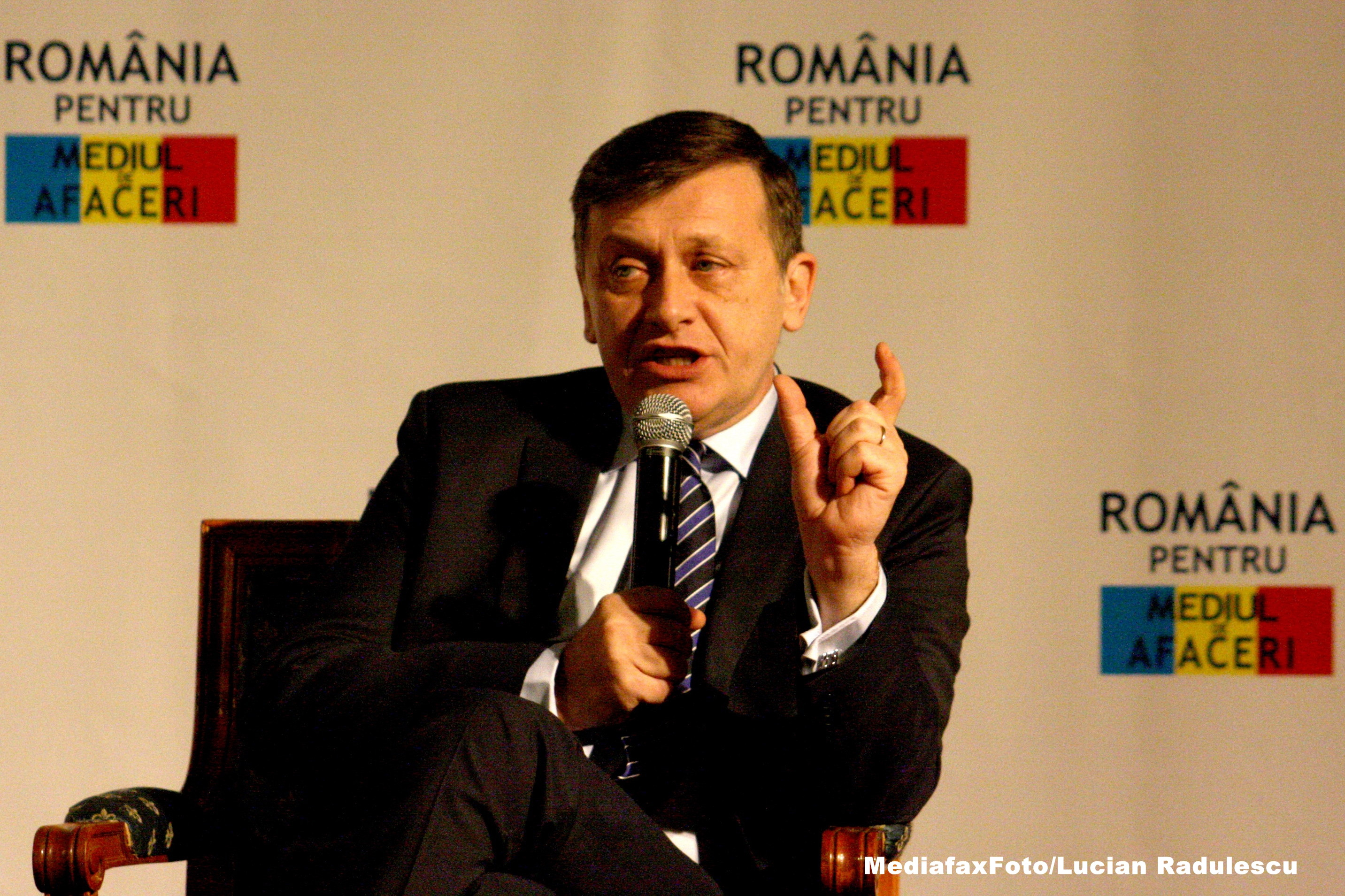 Crin Antonescu: Poate Basescu era mai bun de prim-ministru, in loc sa fie doua mandate presedinte