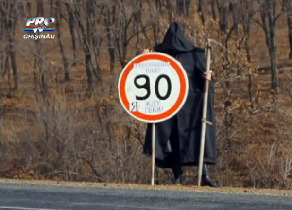 Campanie inedita de prevenire a accidentelor rutiere in Rusia. Moartea cu coasa, in strada. VIDEO