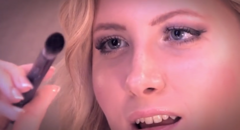 Comunitatea oamenilor de pe internet care sustin ca sufera de sindromul "orgasmului pe creier"