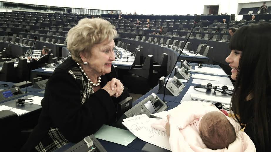 Elena Basescu cu Sofia la Strasbourg