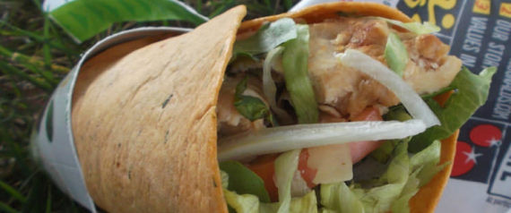 A primit 29 de luni de inchisoare pentru ca a scuipat in sandvisul unui politist