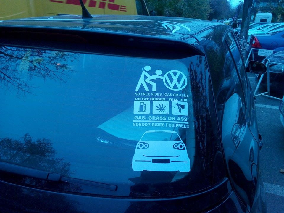 Mesajul indecent pe care si l-a publicat un roman pe masina