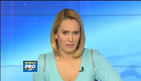 People: Adam Levine este cel mai sexy barbat in viata pe anul 2013