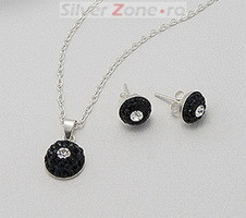 Set din argint cu cristale: cercei si pandantiv