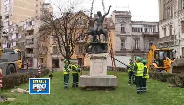 A doua oara a fost cu noroc! Statuia Sfantului Gheorghe a fost mutata. VIDEO cu intreaga operatiune
