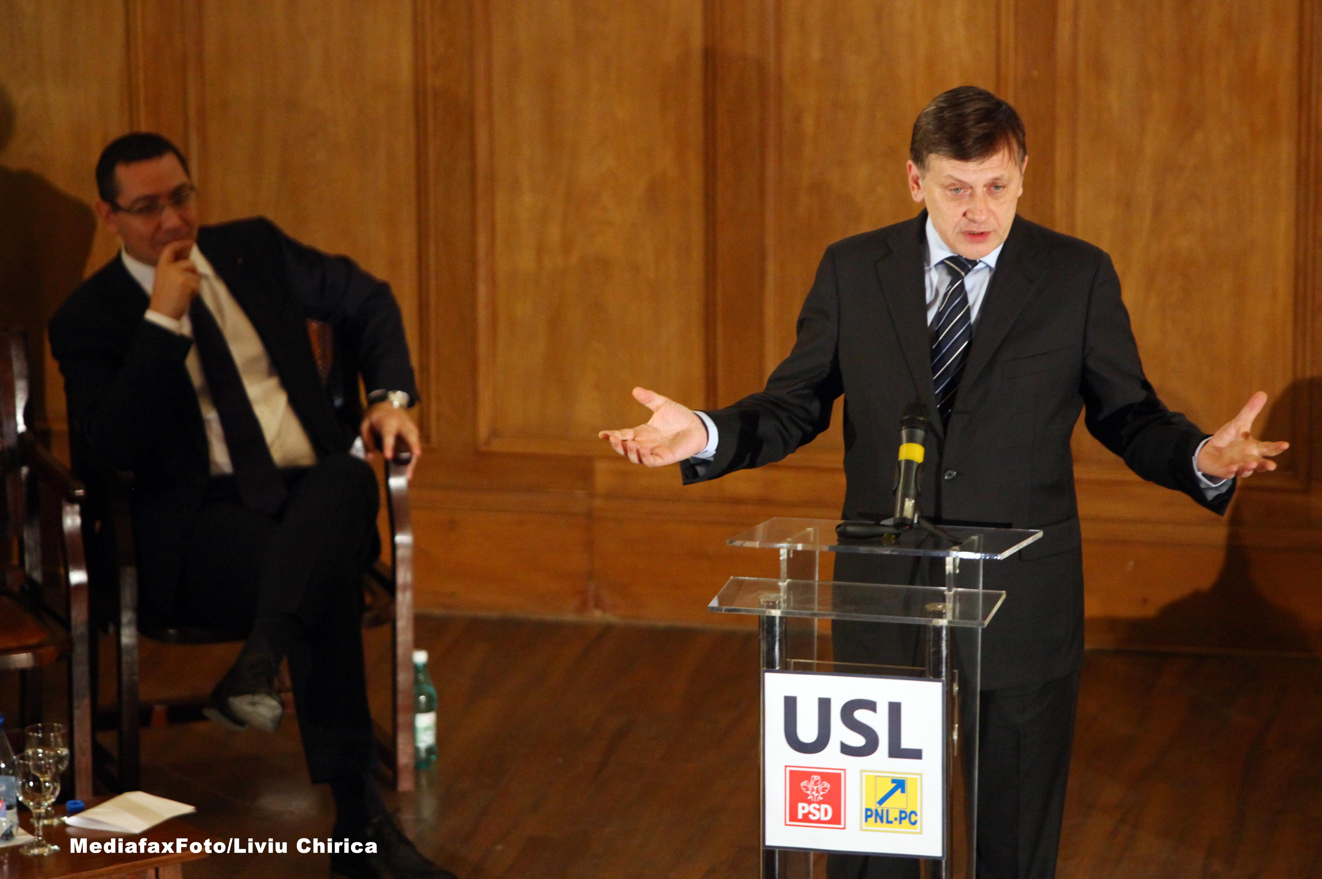 Scandalul USL pentru TVR. Ponta vrea ordonanta pentru numirea unui sef. Antonescu: "Inacceptabil!"