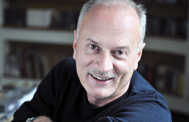 Un inginer fara sclipire transformat intr-un rege al comediei. "Creativii trag in sus o natiune"