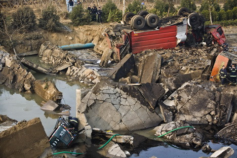 Cel putin 35 de morti in urma unei explozii la un oleoduct in China