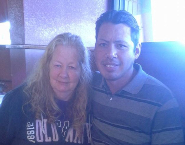 O mama din SUA si-a reintalnit fiul la 30 de ani de cand a fost rapit. Cum arata barbatul. FOTO