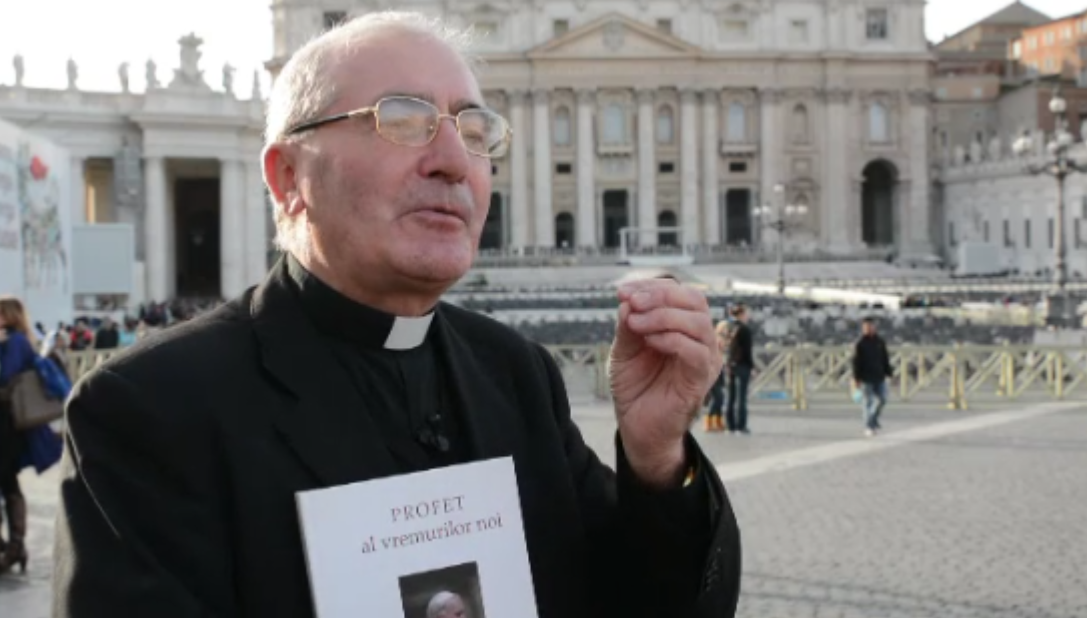 Povestea lui Anton Lucaci, preotul care i-a dat lectii de limba romana Papei Ioan Paul al II-lea