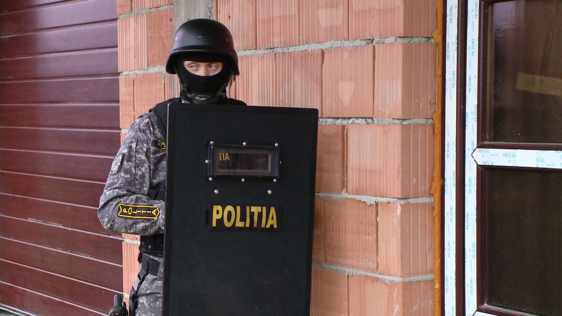 Mai multe perchezitii au avut loc la locuintele a zece persoane din Targu Mures