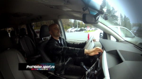 Acesta este probabil singura masina de acest fel din Romania: Calin de la Voltaj ne arata cat de speciala este masina de trupa: VIDEO