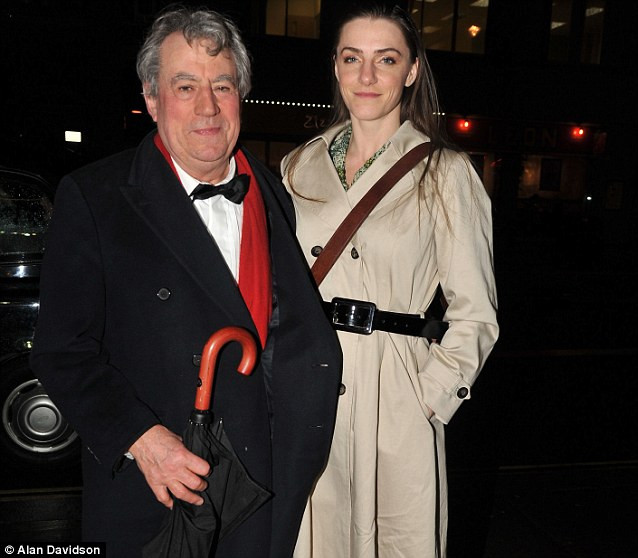 Absolventa de Oxford, s-a apucat de dansuri orientale pentru sotul ei de 71 de ani. FOTO