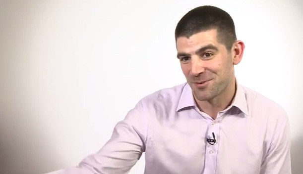 "12 ani de scoala, o tortura". Cum vede Dragos Bucurenci o scoala care sa nu mai produca robotei