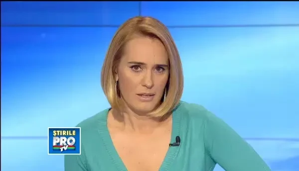 Un barbat de 50 de ani a plonjat cu masina in Dambovita. Automobilul a derapat pe soseaua umeda