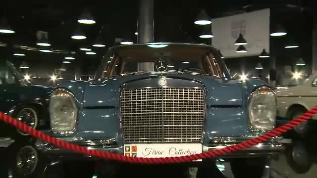 TIRIAC COLLECTION. Hagi, Popescu si Tariceanu, printre admiratorii galeriei de masini de la Otopeni